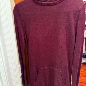 Lululemon size 4 hooded sweater in burgundy